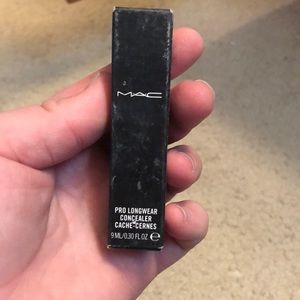 Mac concealer nw20